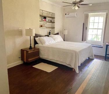 Gibbs Bay Apartment | Canvas and Cave