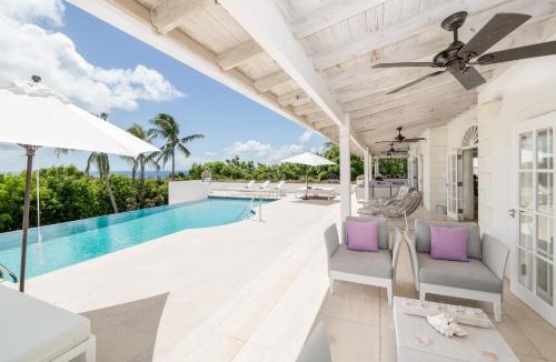 Merlin Bay Villa | Ultra Luxury Infinity Pool Villa on Platinum Coast Gated Development