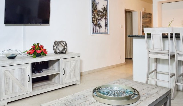 Royal Glitter Bay Villas