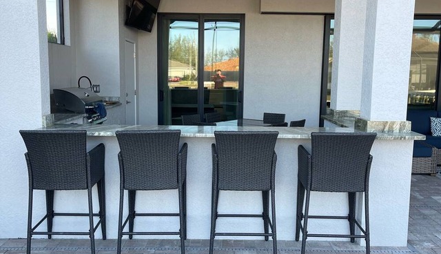 Exquisite Resort Home w/heated pool/spa - 20 min idle to Gulf/Matlacha in Cape Coral