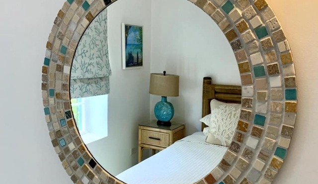 Beautiful Beachfront Apartment: Turtles Nest B