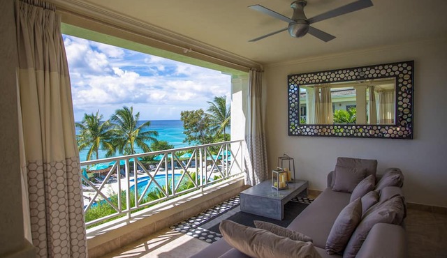 Designer Penthouse - Amazing Views & Location