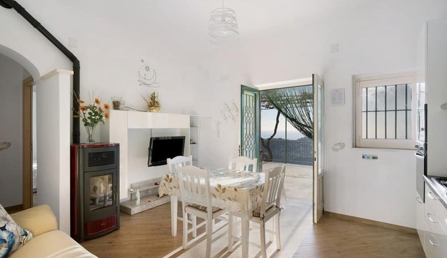 Bella Veduta Apartment with Sea View, Wi-Fi, and Air Conditioning in Agerola