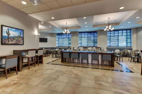 Drury Inn & Suites Phoenix Happy Valley in Phoenix
